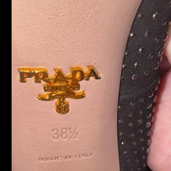 Prada - Picture 7 of 7